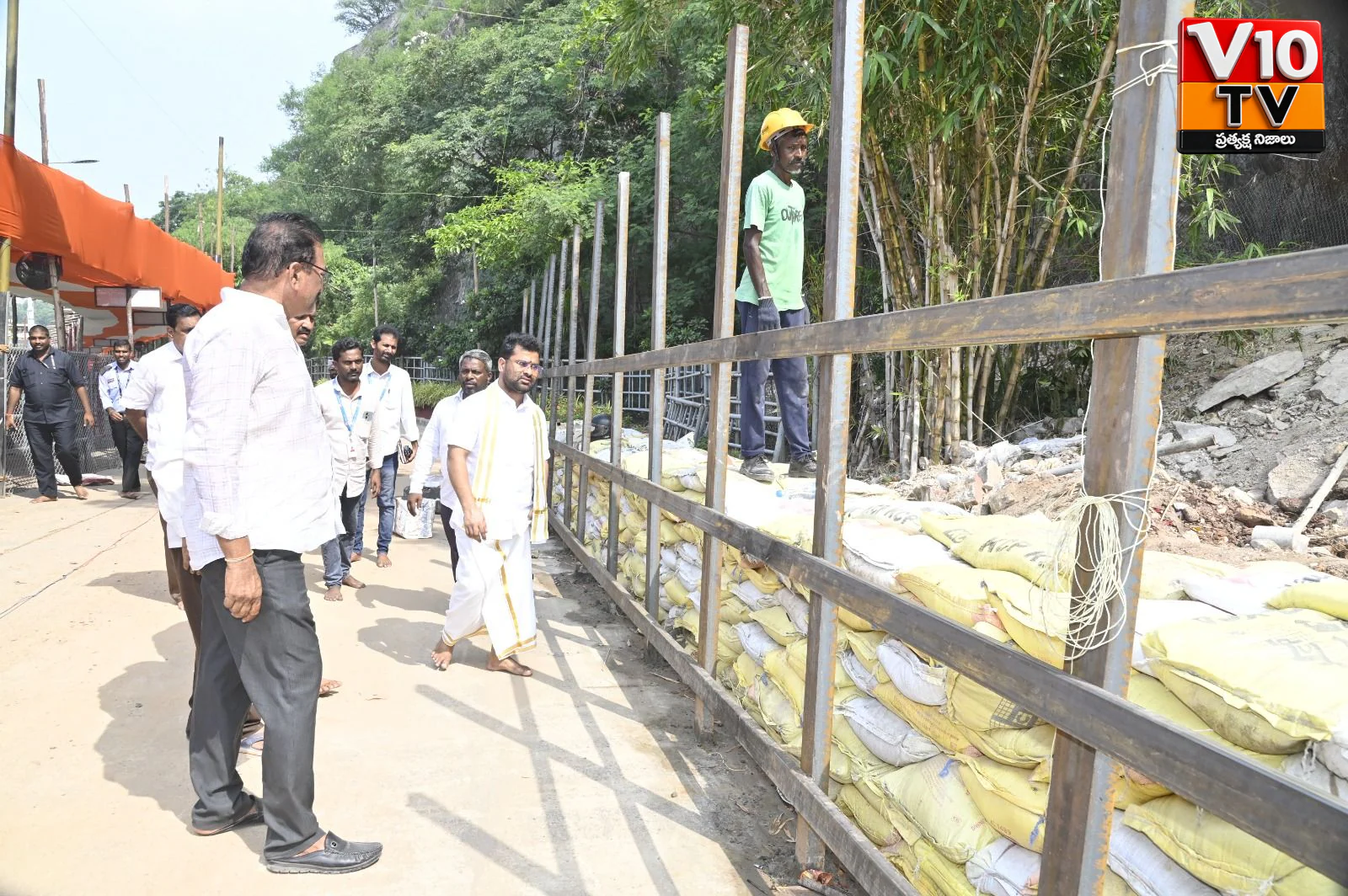 ఇంద్రకీలాద్రిపై పచ్చదనం పనుల పరిశీలన — చిత్రం 2